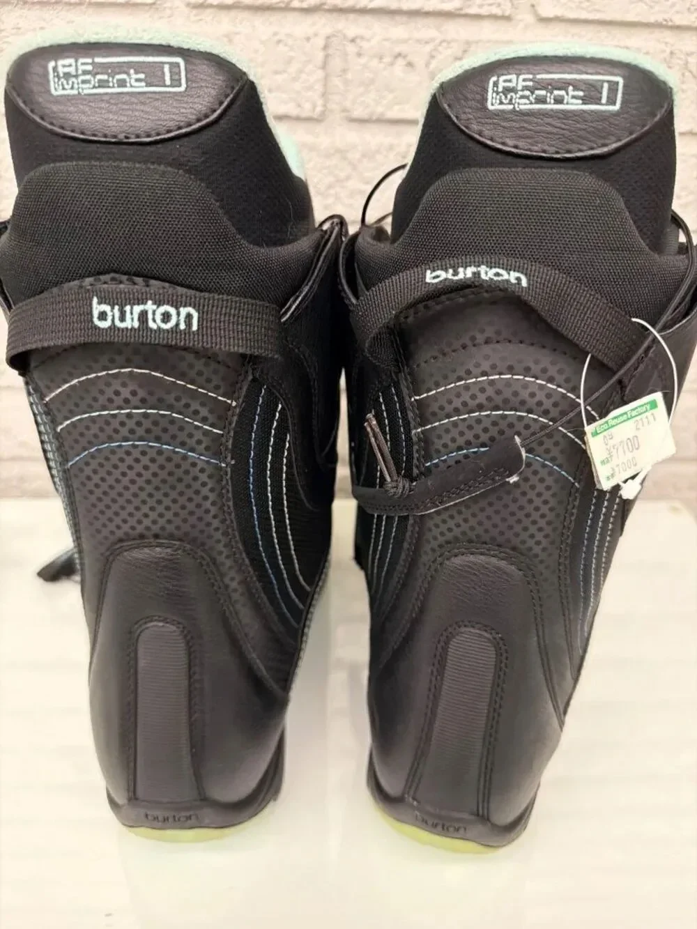 Burton Women's Mint Asian-Fit Snowboard Boots Black True Fit Imprint Size 8
